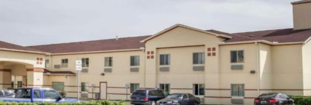 Super 8 By Wyndham Brenham Tx Hotel Buitenkant foto